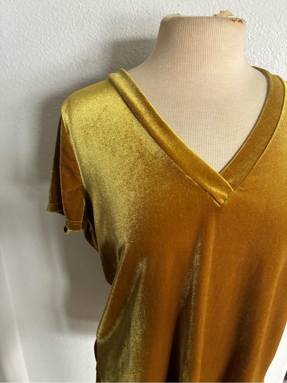 ModCloth velvet tee - Picture 2 of 6